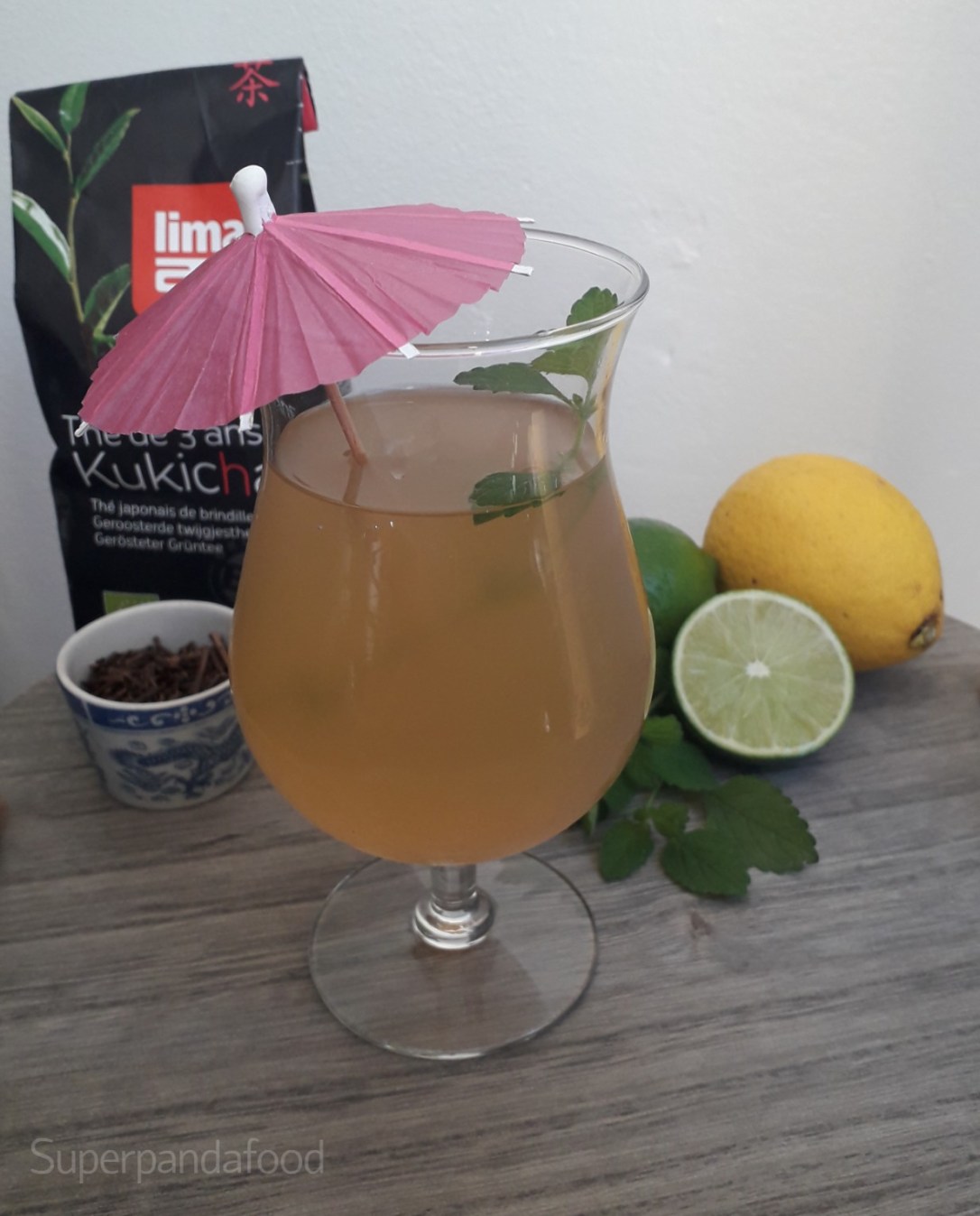 IJsthee met citroenmelisse en&nbsp;citrusvruchten